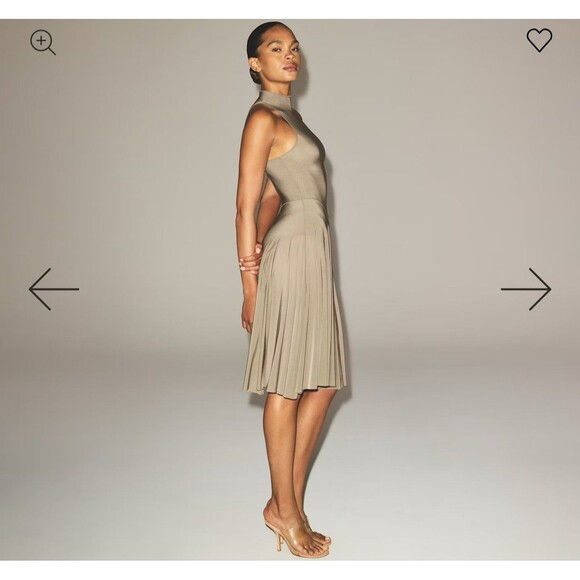 SKIMS Milky Sheer High Neck Dress truffle - Picture 6 of 6